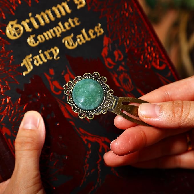 1Pcs Vintage Green Aventurine Bookmark with Natural Crystal Stone - Fantasy Brass Metal Green Jade Bookmarks for Reading Women, Men, Book Lovers, Girls and Teachers Book Marks(Green Jade)