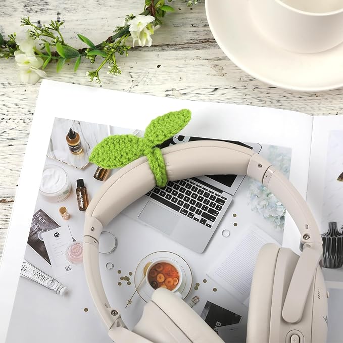 2pcs Knitted Crochet Leaf Sprout, Handmade Crochet Plant Bookmark Green Sprout Crochet Ornament Knitted Bookmark Decorative Leaf Embellishment for Cable Tie, Headphone Accessory