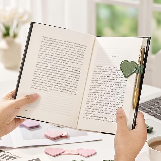 2Pcs Magnetic Leather Bookmarks with Gift Box Heart-Shaped Magnetic Pen Holder Book Marks Clip Gift for Book Lover Readers Cute Bookmark for Women, Green