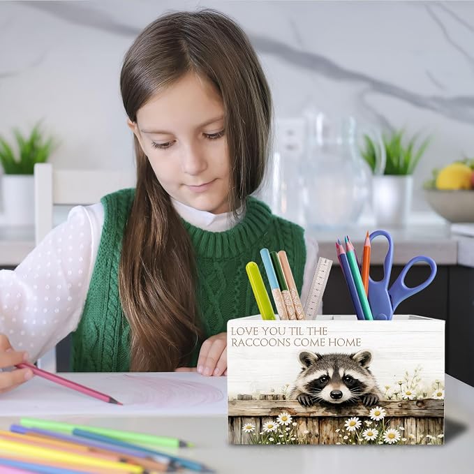 Farmhouse Daisy Floral Raccoon Pen Holder for Desk, Raccoon Lover Gifts Pencil Organizer, Funny Trash Panda Wooden Box Sign Desk Decor for Kids Girls Room Nursery Decoration