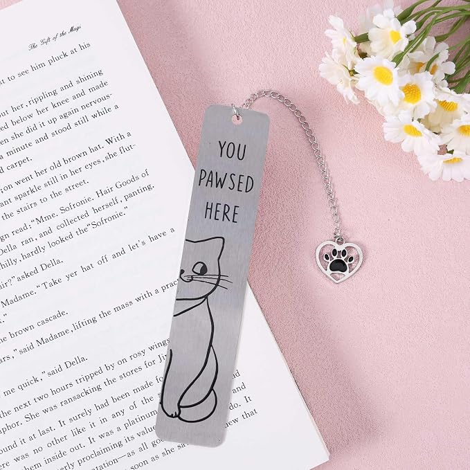 Cute Cat Bookmark, Reading Lover Gift Zinc Alloy Bookmarks for Women Funny Book Marks with Paw Heart Pendent Cute Smile Bookmark for Book Lovers (Silver Smile Cat)