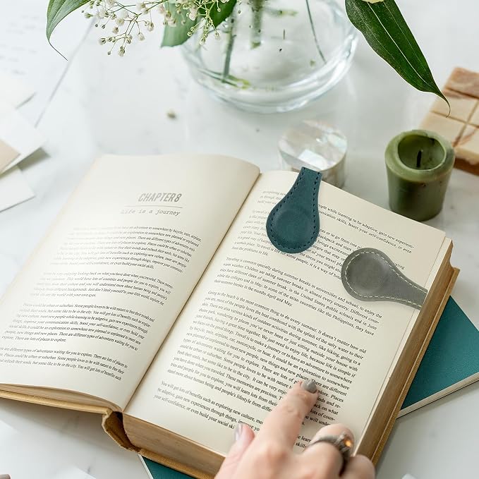 Dimeho 2 Pcs Leather Magnet Bookmark Retro Book Page Holder Vintage Page Marker Clip Handmade Cute Reading Accessories for Women Bookworm Book Lovers Reader Gift(Blue+Green)