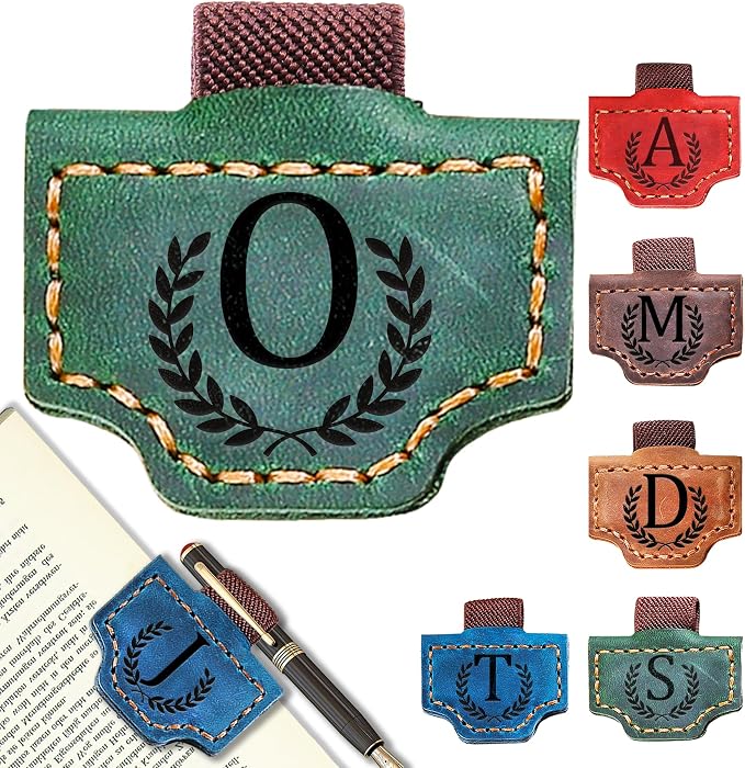 Personalized Leather Magnetic Bookmark with Pen Holder, Bookmark 26 Letters Name Initial Bookmarks for Readers, Book Lover Gifts for Women Men Notebook Accessories (Green, O)