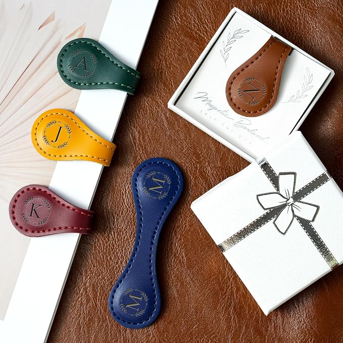 Personalized Leather Magnetic Bookmark with Pen Holder – Custom Initial Design for Readers（RED-Q）