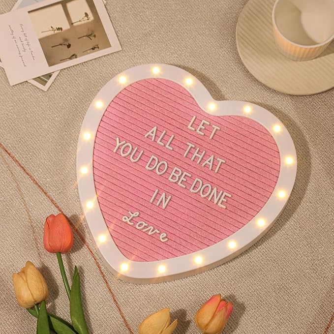 Heart-Shaped Felt Letter Board with Built-in LED Lights,10x10 Light-up Message Board with 663 Pre-Cut Letters,Cursive letters for Valentine’s Day Birthday Party,Pregnancy Announcement,Wedding