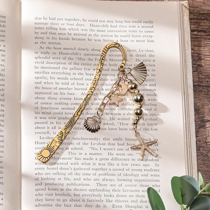 Charm Metal Bookmark Gifts - Seashell Starfish Book Marks for Reading Women Girls Funny Gold Y2k Beads Aesthetic Page Marker for Sea Ocean Lovers Birthday Students Teachers School Supplies