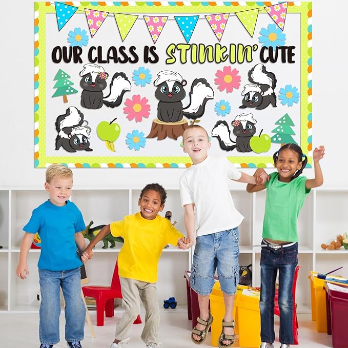 QOUBAI Skunk Bulletin Board Set Animal Themed Classroom Welcome Bulletin Board Decorations Woodland Forest Flower Cutouts Classroom Decoration for Back to School Office Home Chalkboard Decor Wall Door