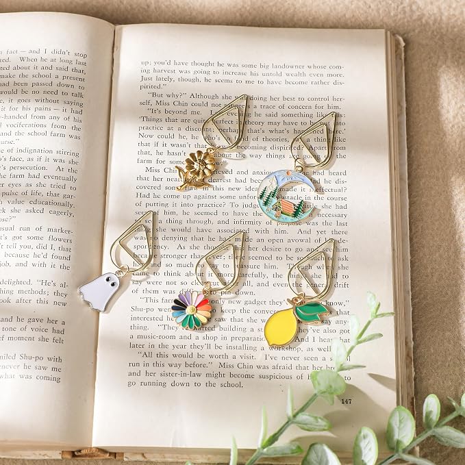 Cute Metal Bookmark Gift - 8 PCs Colorful Bee Flower Bow Ghost Paperclip Book Mark Unique Turtle Moon Page Markers for Reading Lovers Women Kids Students Teachers School Office Accessories