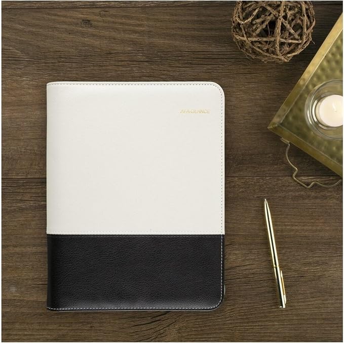 AT-A-GLANCE Faux Leather Fashion Starter Set, Undated, 7-Ring, 5-1/2" x 8-1/2", Desk Size, Black and Cream (DR1113-040)