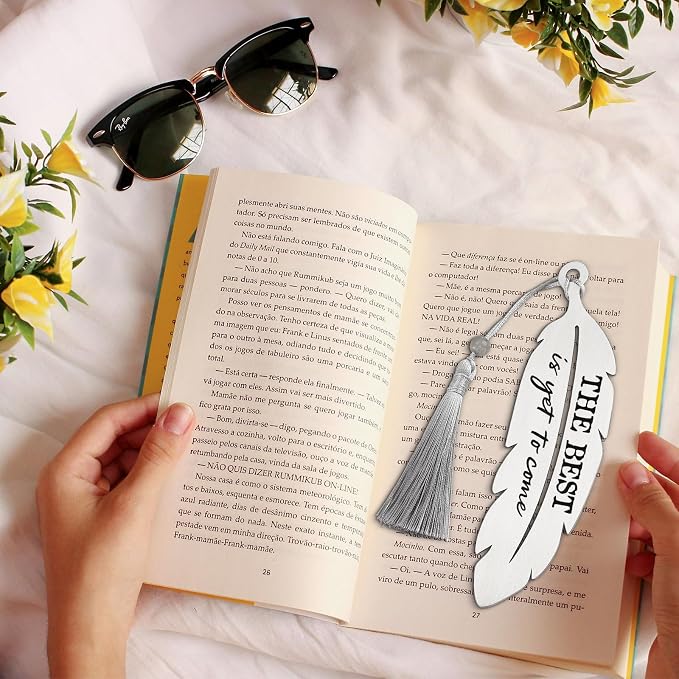 The Best is Yet to Come, Motivational Bookmark Gifts for Women, Graduation Retirement Birthday Christmas Farewell Gift for Readers Students Teachers, Feather Metal Bookmark with Tassel VBK222