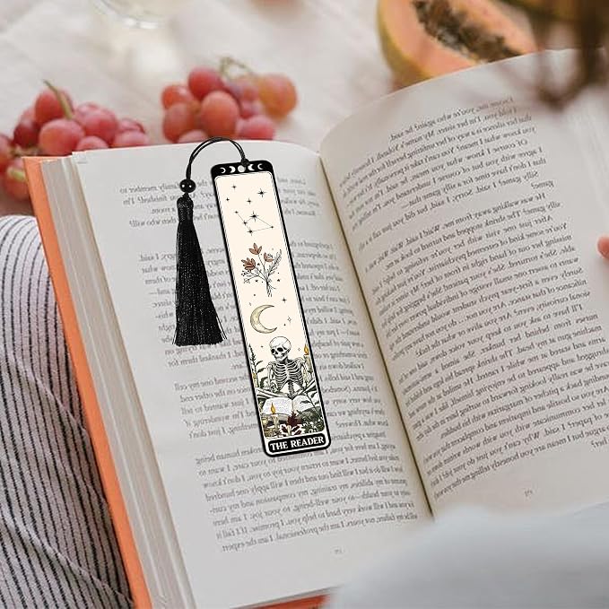 Gothic Skull Bookmark Gifts: Skeleton Romance Metal Book Marks for Reading Women, Horror Page Marker Clips with Tassel, Bookish Gift with Box for Readers Women Students School Office Supplies
