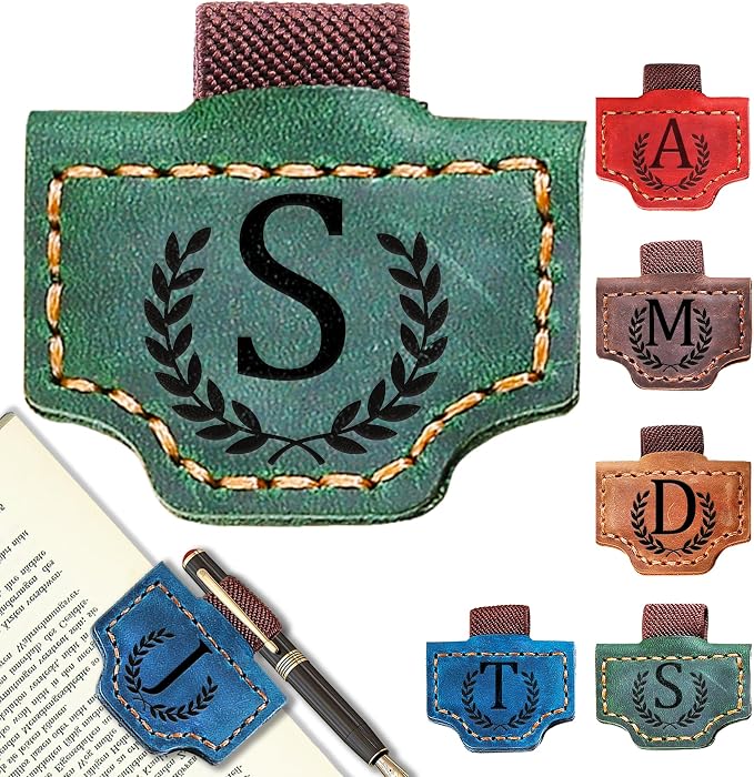 Personalized Leather Magnetic Bookmark with Pen Holder, Bookmark 26 Letters Name Initial Bookmarks for Readers, Book Lover Gifts for Women Men Notebook Accessories (Green, S)