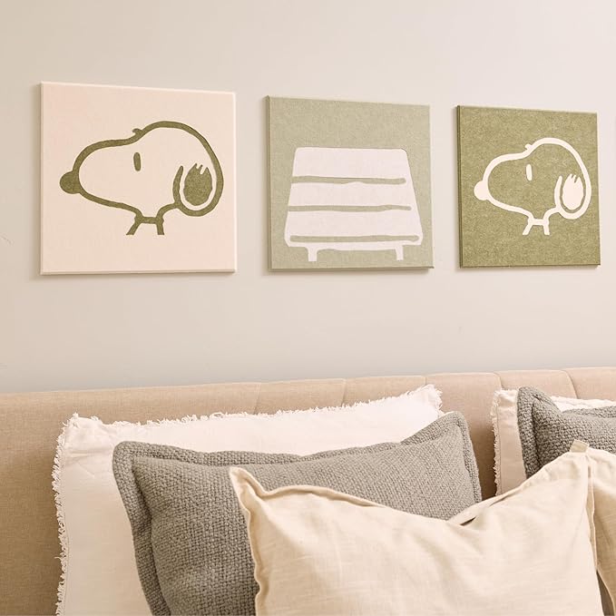 felt right Charlie Brown Collection It’s Snoopy Olive, Peanuts Room Decor, Snoopy, Home Decor, Felt Wall Panels, Decorative Bulletin Board, Easy Gift Idea, Pin Board, Collectibles