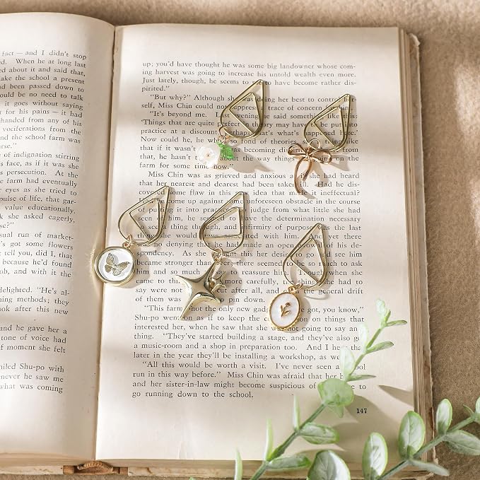 Cute Butterfly Bookmark Gifts - 8 PCs Beautiful Flower Bow Aesthetic Metal Paper Clips Charm Book Marks for Reading Lovers Women Unique Page Marker for Girl Kids Students Teachers School