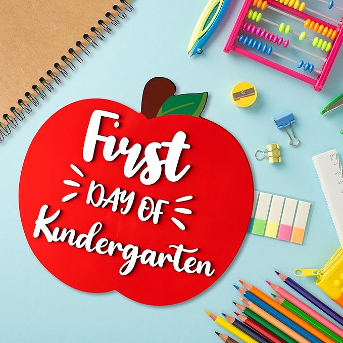 CJiangpo 3D First and Last Day of Kindergarten Board, Double Sided Back to School Board, Apple Shape Reversible 1st Day of Kindergarten Chalkboard Photo Props Supplies for Kids Back to School Decor