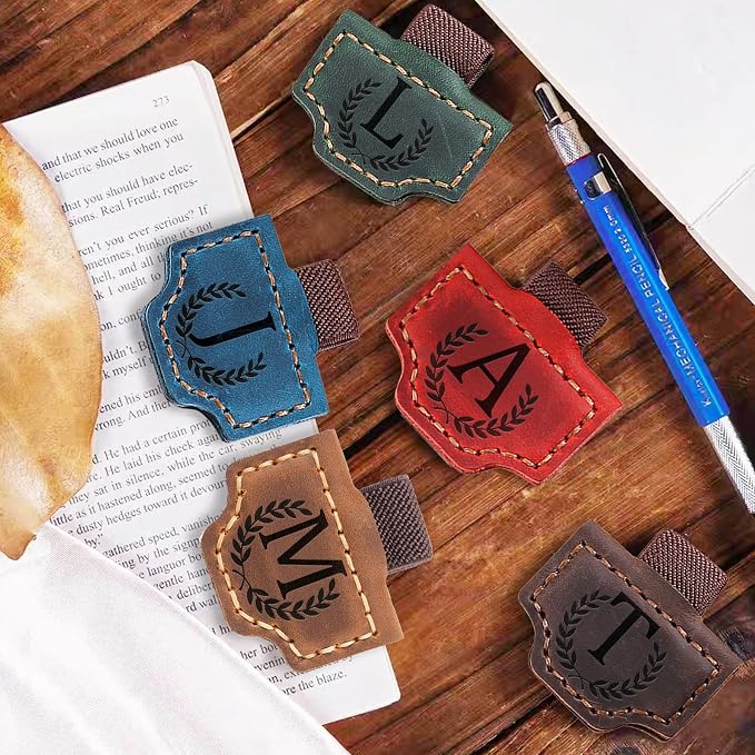 Personalized Leather Magnetic Bookmark with Pen Holder, Bookmark 26 Letters Name Initial Bookmarks for Readers, Book Lover Gifts for Women Men Notebook Accessories (Green, W)