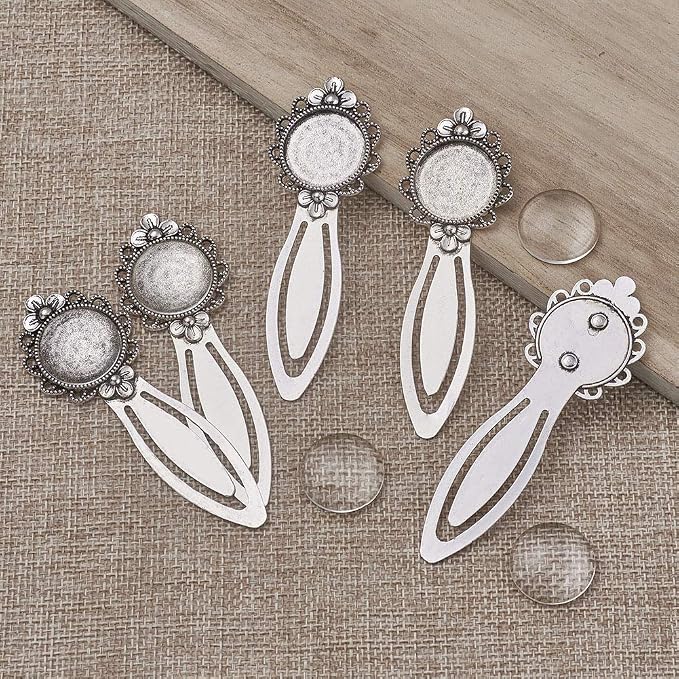 FASHEWELRY 20Pcs Antique Silver Bookmark Pendant Tray Kit Include 10Pcs 3/4 Inch Flower Round Blank Bezel Base Setting Charms with 10Pcs Clear Glass Dome Tiles Cabochons