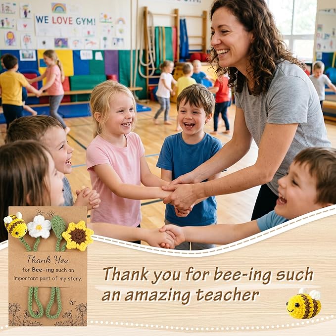Sereney 2 Pack Bookmarks as Teacher Gifts, Book Lovers Appreciation Gifts Handcrafted Crochet Bee Sunflower Bookmark as Thank You Gift for Women Friend Coworker,Bookish Reader Reading Club Accessories