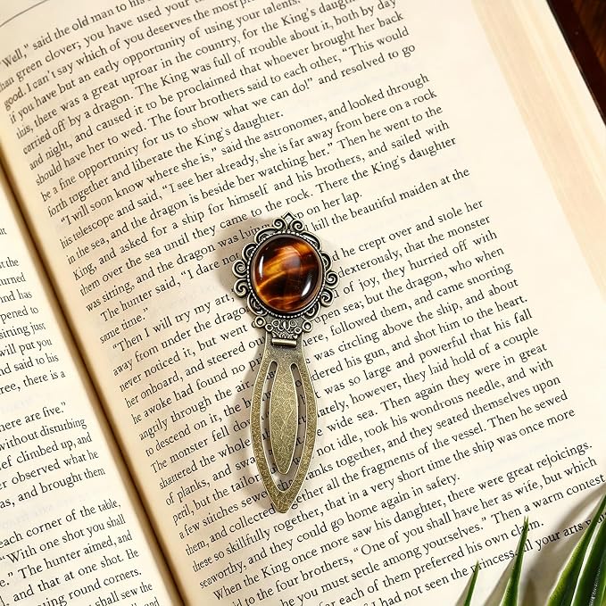 2Pcs Vintage Natural Stone Protein &Tiger Eye Bookmark with Natural Crystal Stone - Fantasy Brass Metal Bookmarks for Reading Women, Men, Book Lovers, Girls and Teachers Book Marks(Tiger Eye&Natural)