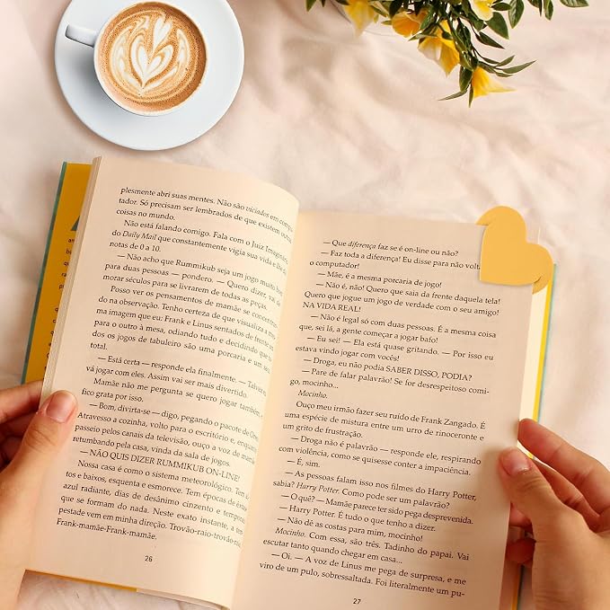 Winjeto 6 Pieces Leather Heart Bookmarks, Cute Corner Bookmark, Book Page Marker Clip Reading Gifts for Women Teachers Students, Book Lovers Accessories for School Office Home Supplies