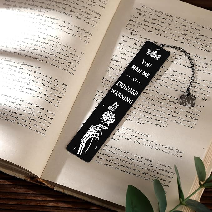 Dark Romance Bookmarks Gift: Dark Romance Merch Metal Book Markers for Women, Black Book Mark Clips for Book Lovers, Reading List Gifts with Box