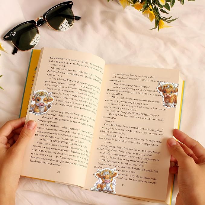 Highland Cow Bookmark Gifts - 8 Pcs Cute Animals Magnetic Bookmarks for Women Book Lovers Students Floral Page Clips Office Reading Accessories Bookworms Gift for Birthday Christmas