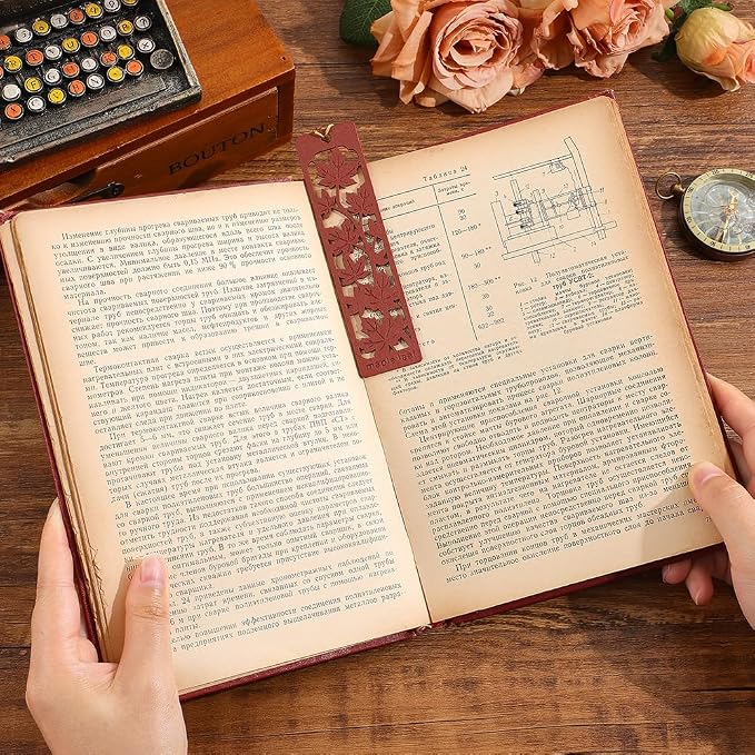 icceemee 2pcs Wooden Bookmarks with Red Maple & Ginkgo Foliage Design - Autumn Themed Book Markers for Women, Men, Readers - Unique Gift for Book Lovers