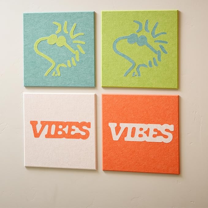 felt right Charlie Brown Collection Coolstock Kiwi, Peanuts Room Decor, Snoopy, Home Decor, Felt Wall Panels, Decorative Bulletin Board, Easy Gift Idea, Pin Board, Collectibles