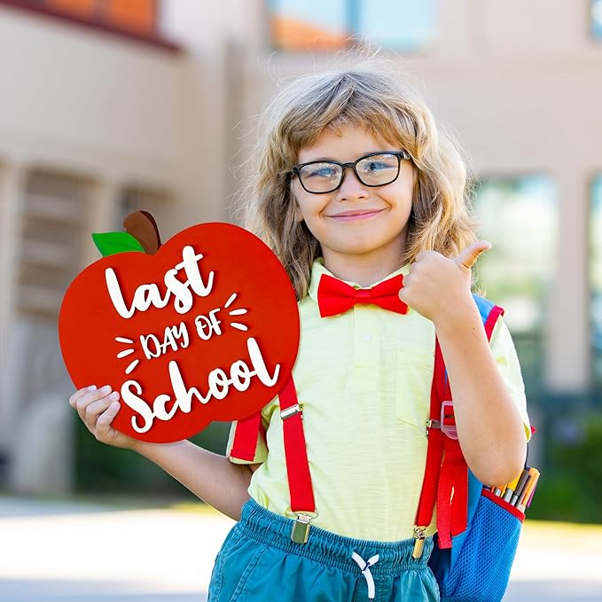 CJiangpo First and Last Day of School Board - Double Sided Back to School Sign, Apple Shape Reversible 1st Day of Preschool Kindergarten Chalkboard Photo Props Supplies for Kids