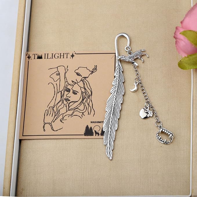 MAOFAED Vampire Bookmark for Romance Book Lover, Fantasy Reader Gift, Romance Book Club Gift, Reading Gifts(teethHeart)