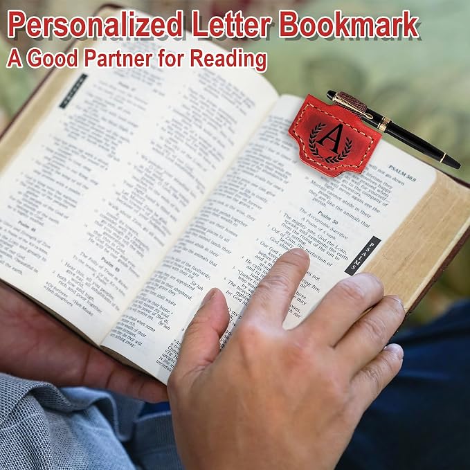 Personalized Leather Magnetic Bookmark with Pen Holder, Bookmark 26 Letters Name Initial Bookmarks for Readers, Book Lover Gifts for Women Men Notebook Accessories (Green, Q)