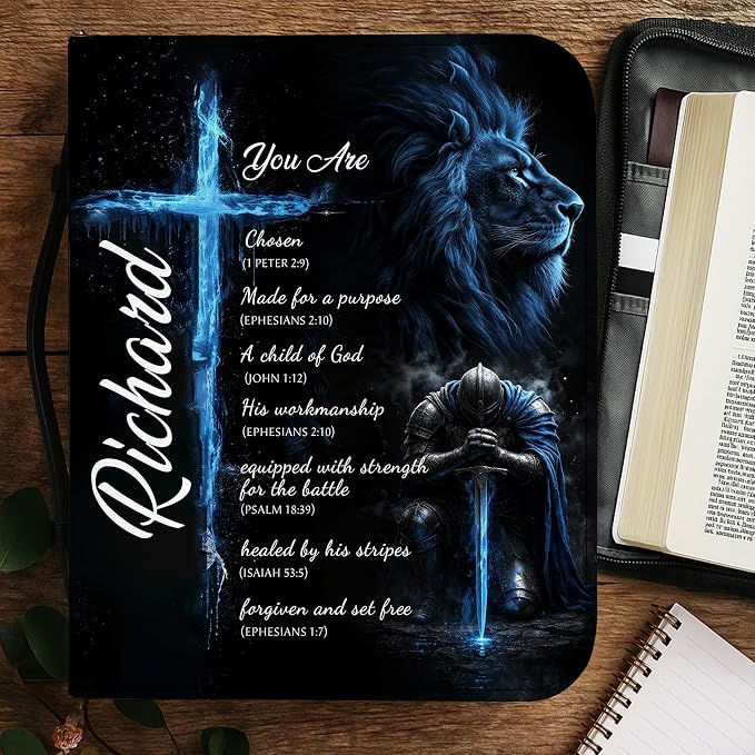 Personalized Man of God Bible Cover for Men, Christian PU Leather Bible Case with Handle Zipper, God Says I Am Warrior Scripture Bible Holder, Religious Gift for Men (Knight Templar)