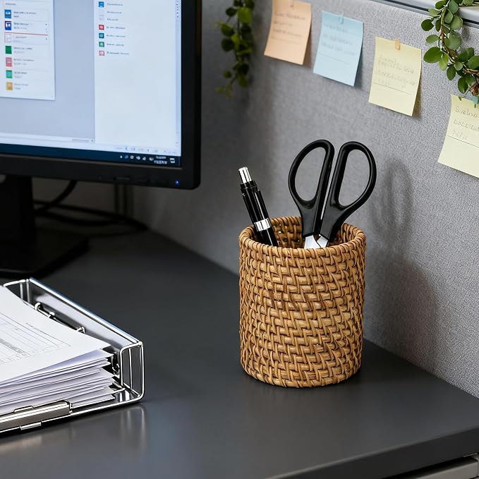 Wicker Rattan Pencil Holder, Cylindrical Desk Organizer Cup, Natural Brown, for Office, Vanity, Kitchen, 1-Pack