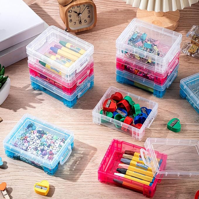 Suzile 40 Pcs Plastic Crayon Boxes Holds 24 Crayon with Snap Lid Storage Container Clear Stackable Case for School Office Classroom Supplies Pen Pencil Craft(Clear, Red, Blue)