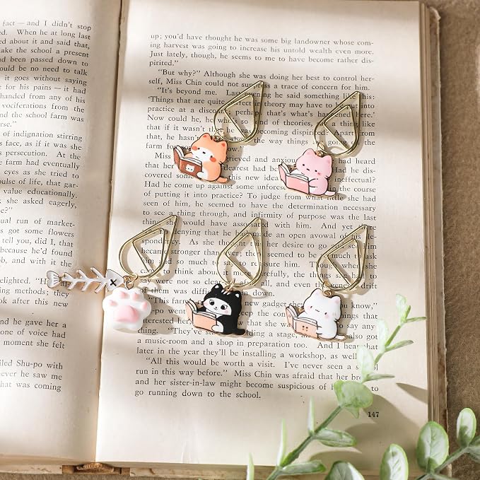 Cute Cat Bookmarks Gifts - 8 PCs Funny Metal Paperclip Book Mark Reading Women Cat Lovers Aesthetic Page Marker for Kids Bookish Birthday Student Teacher School Office Accessories Supplies