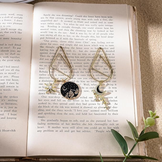 Charm Acotar Moon Bookmark - 2 PCs Fantasy Gold Star Paperclips Bookmarks Reading Gifts Novel Fans Readers Inspirational Metal Book Marks Women Men Bookish Lover Friends Birthday Christmas