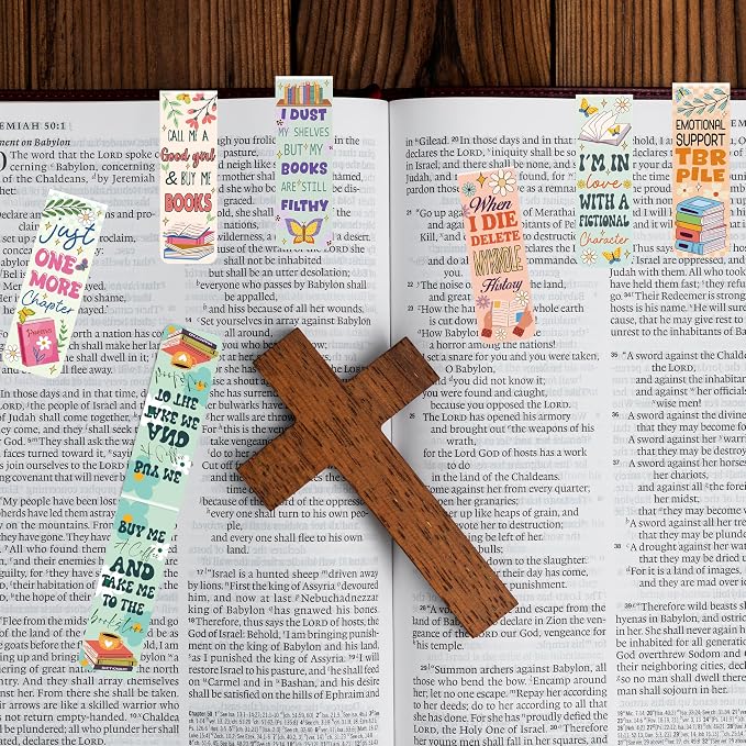 Cute Funny Magnetic Bookmarks for Women: 30 PCS Booklover Magnet Book Mmark Clips with Colorful Design, Bookish Gifts for Reading Women Girls Students Teachers, Book Club Novel Lovers Supplies