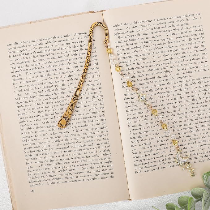Fantasy Moon Metal Bookmark - Vintage Hook Book Marks Page Mark with Beaded Gold Star Charm for Women Girls Students Teachers Bookworms Reading Lovers Birthday Gifts School Accessories