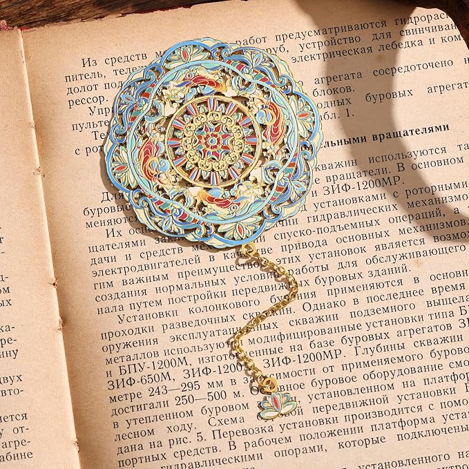 Luxury Metal Bookmark Gift Set, Dunhuang Themed, 1 Bookmark with Pendant, Elegant Christmas New Year Gift Box for Women Book Lovers Writers Readers Teenage