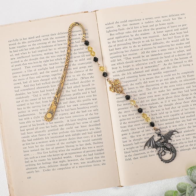 Fantasy Dragon Metal Bookmark - Vintage Fourth Wing Hook Book Marks Page Mark with Beaded Gold Black Dragons Charm for Men Students Teachers Reading Lovers Birthday Gifts School Accessories