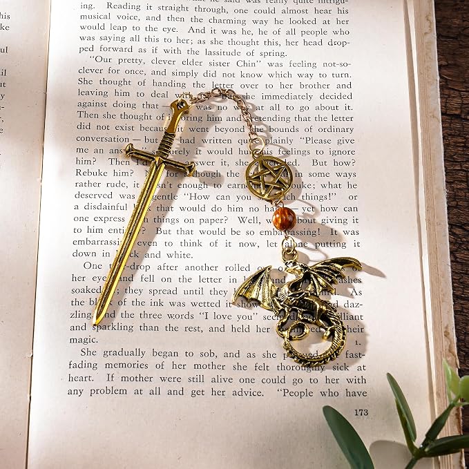 Fantasy Dragon Sward Bookmark - Cool Fourth Wing Page Marker Novel Fans Book Lovers Aesthetic Vintage Tassel Metal Pendant Antique Gold Bookmarks Inspirational Gift Reading Reader Men Boys